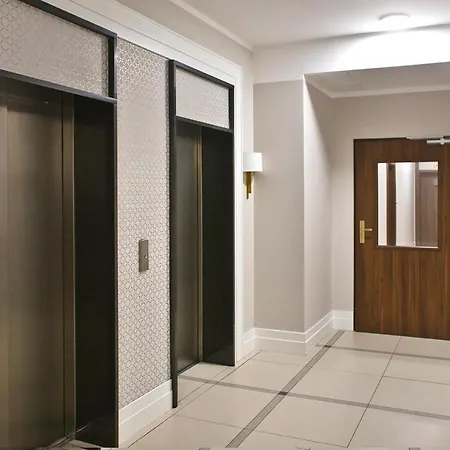 Siedmiogrodzka 7 Serviced By P&o * Varsavia