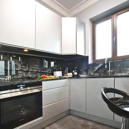 Siedmiogrodzka 7 Serviced By P&o * Warszawa