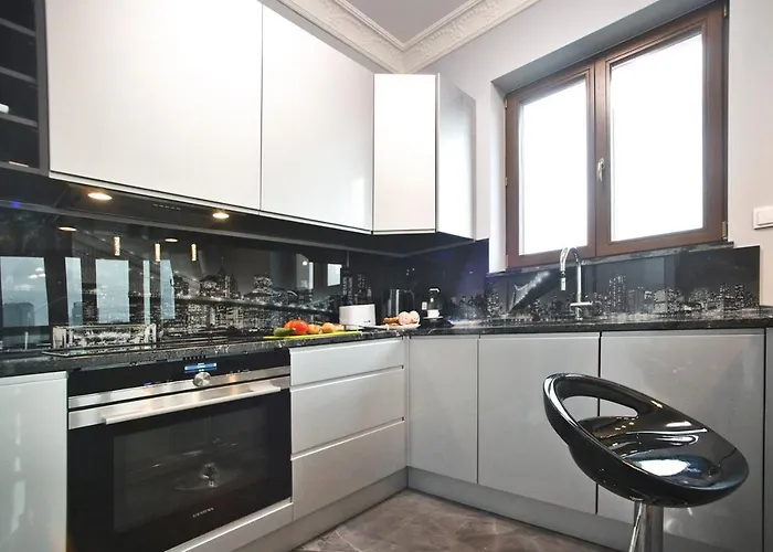 Siedmiogrodzka 7 Serviced By P&o * Warszawa