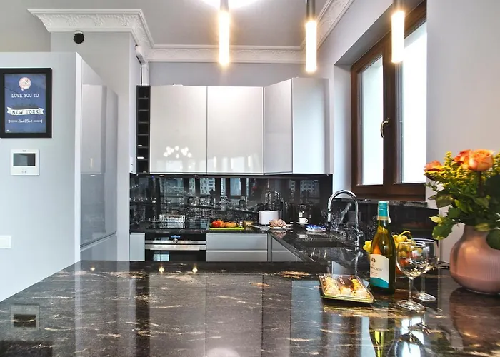 Siedmiogrodzka 7 Serviced By P&o * Warszawa