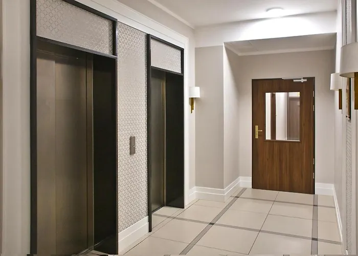 Siedmiogrodzka 7 Serviced By P&o * Warszawa